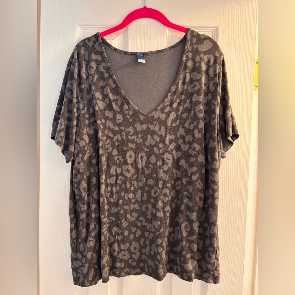 Old Navy Gray Leopard Print V-Neck Top